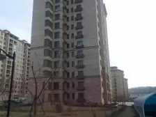 盐岛湖。精装两室,带家具家电,带车位,诚心出售