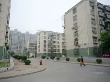 基本可以拎包入住,简单装修,房子挺干净平时看房方便