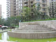 带有入室花园,双轨地铁,南北通,户型正,视野开阔