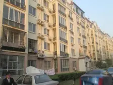 顶楼跃层,一层H+1户型三室,位置好,采光好