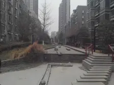 多层房,顶层复式楼,带前后两个楼台,可种花养草