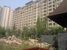 华发新城上下三层4室三厅4卫露台50平面积260平