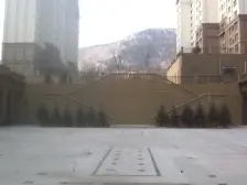 户型方正,南北通透,精装四室,家具家电齐全。