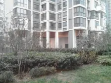 顶层复式,上下两层无挑空,次新装修,业主诚意出售。