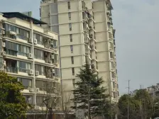 新上!有钥匙 小区花园位置 06年商品房 近D铁 价可谈满五