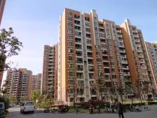 2010年地铁口社区,高区双南景观2房,满五0增,三轨交汇