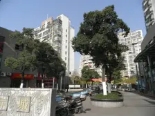 金地顶复带大露台,周边生活方便,小区环境好,看房方便