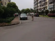 房子是满5年的税少, 一梯2户南北通户型好, 采光好.