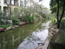 带露台小房子适合过度 诚心出售 独立厨房