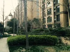 普罗旺世顶楼复式带阁楼50平 装修好 急售 随时看房