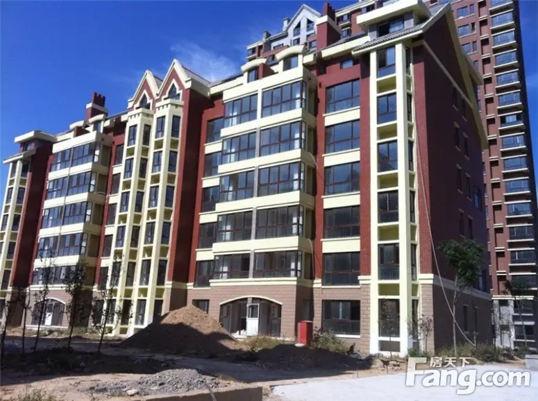 多层楼体实景图(2013-10-06)