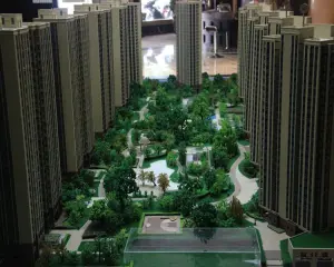 房子中间户型,精装修,前无遮挡,小区环境好